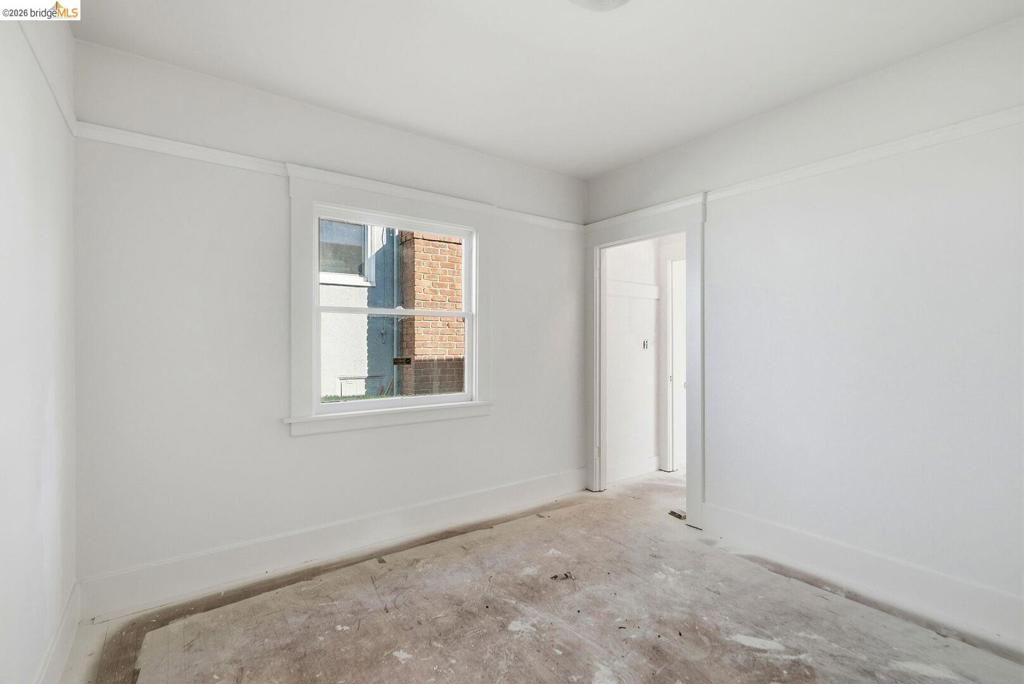 Image 12 of property listing at 5320 El Camile AVE, Oakland, CA 94619