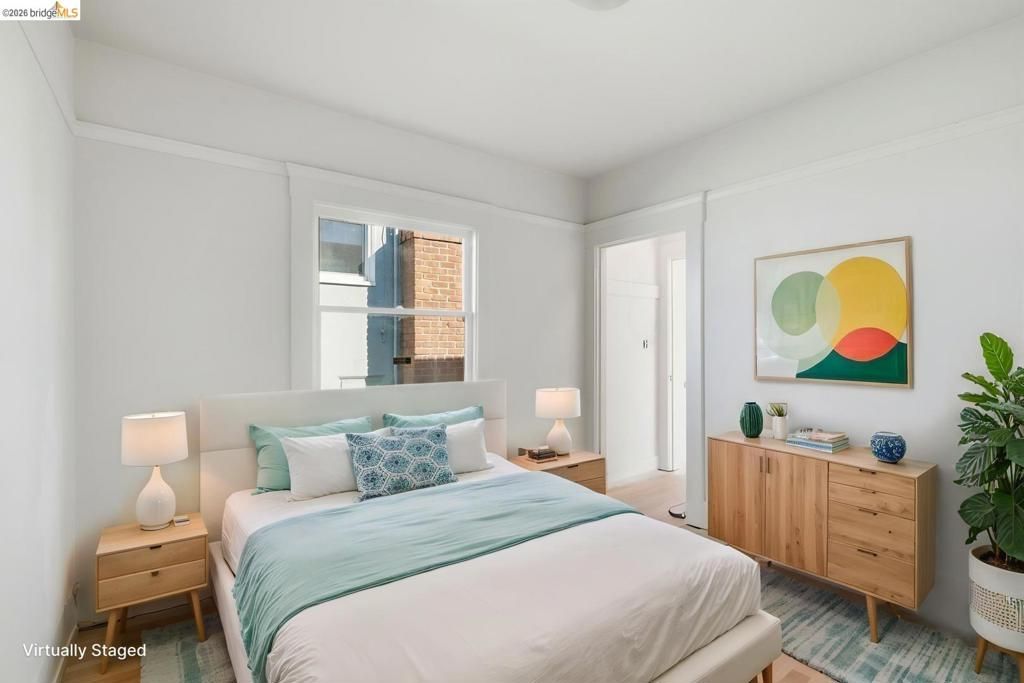 Image 13 of property listing at 5320 El Camile AVE, Oakland, CA 94619