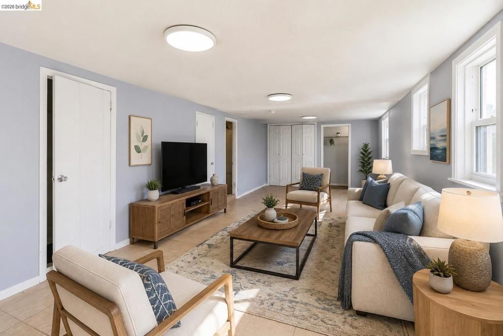 Image 28 of property listing at 5320 El Camile AVE, Oakland, CA 94619