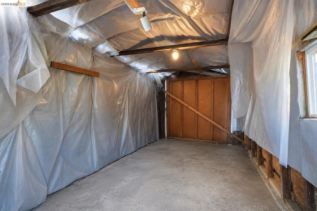 Image 32 of property listing at 5320 El Camile AVE, Oakland, CA 94619