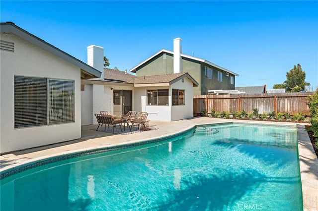 9582 Hightide Drive, Huntington Beach, CA 92646