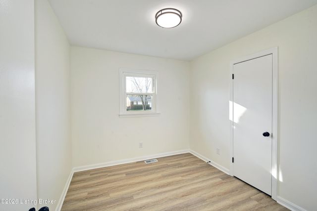 10622 Charlene Dr, Fairdale, KY 40118