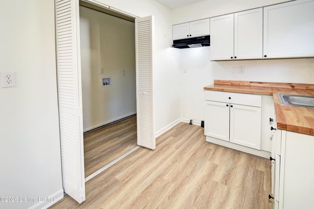 10622 Charlene Dr, Fairdale, KY 40118