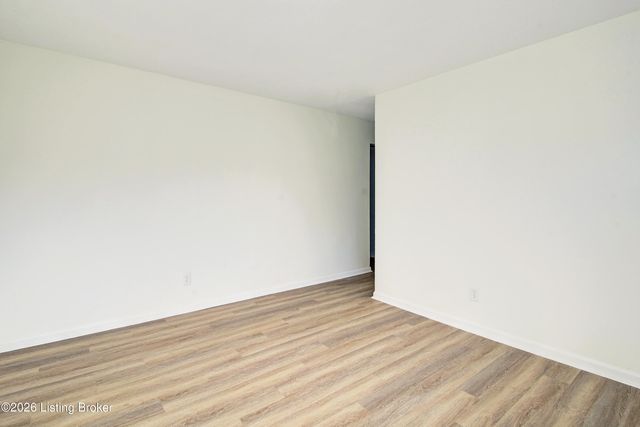 10622 Charlene Dr, Fairdale, KY 40118