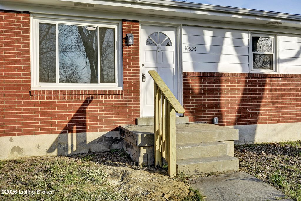 10622 Charlene Dr, Fairdale, KY 40118