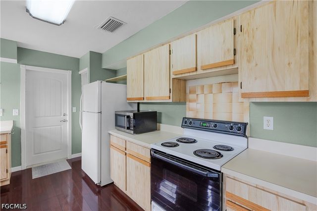 21680 N River RD, Alva, FL 33920