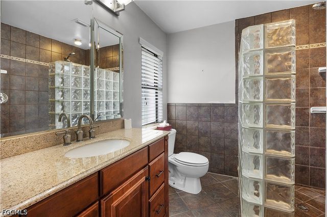 21680 N River RD, Alva, FL 33920
