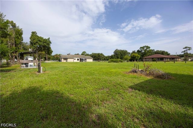 21680 N River RD, Alva, FL 33920