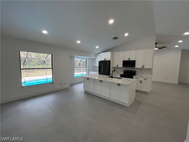 2730 4th ST NW, Naples, FL 34120