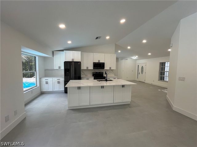 2730 4th ST NW, Naples, FL 34120