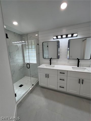 2730 4th ST NW, Naples, FL 34120