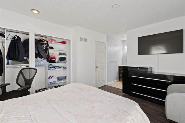 1508 S Pawnee Circle, Olathe, KS 66062