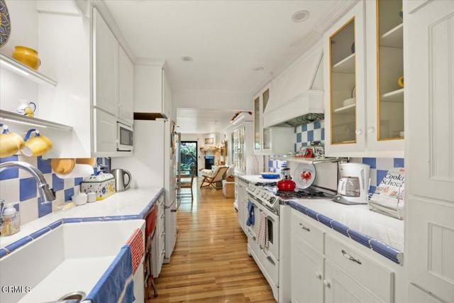 49 Mission Plaza Drive, Ventura, CA 93001