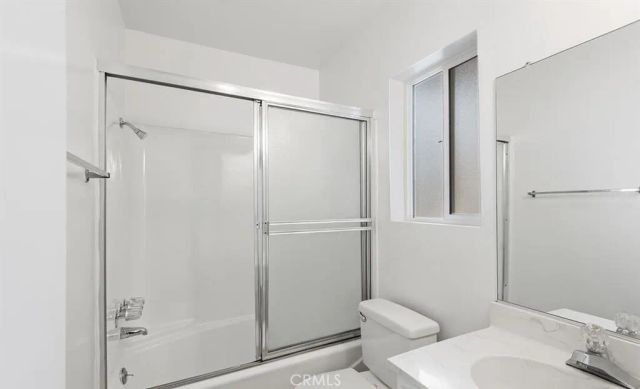18307 Burbank 68, Tarzana, CA 91356
