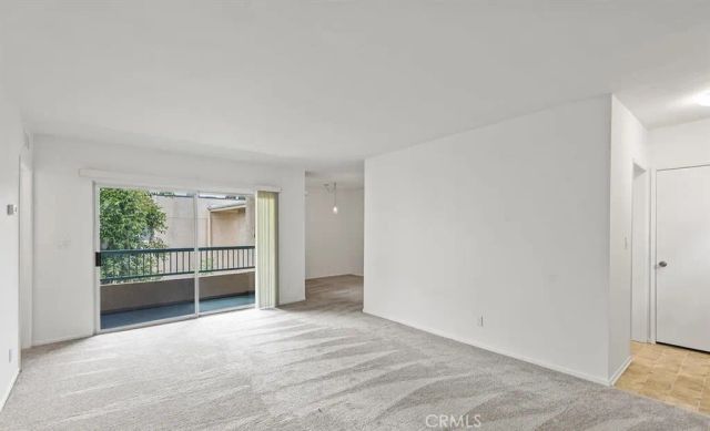 18307 Burbank 68, Tarzana, CA 91356