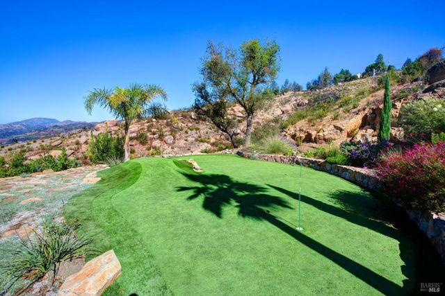 1340 Crestmont Dr, Angwin, CA 94508