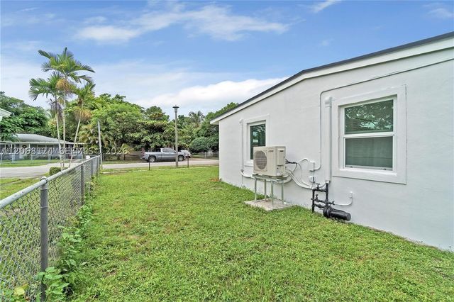 1175 NW 133rd St, North Miami, FL 33168