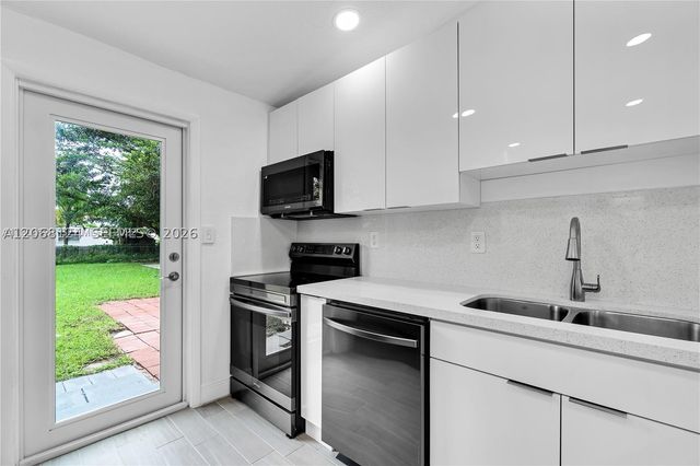 1175 NW 133rd St, North Miami, FL 33168