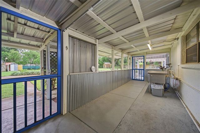 3704 THONOTOSASSA ROAD, Plant City, FL 33565