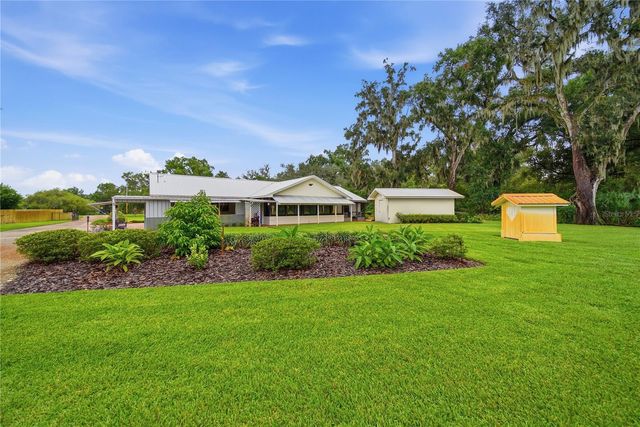 3704 THONOTOSASSA ROAD, Plant City, FL 33565