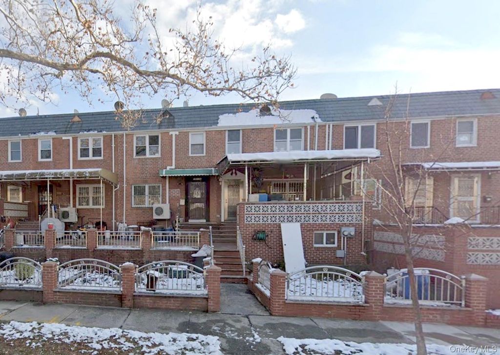 153-20 77th Road 1, Kew Garden Hills, NY 11367