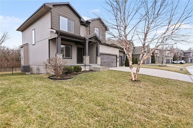 4212 SW Stoney Brook Drive, Lee's Summit, MO 64082