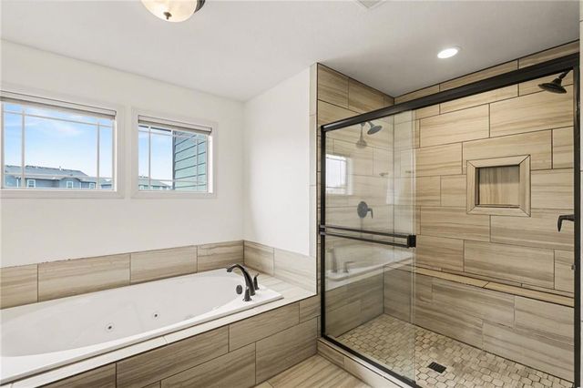 4212 SW Stoney Brook Drive, Lee's Summit, MO 64082