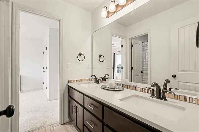 4212 SW Stoney Brook Drive, Lee's Summit, MO 64082