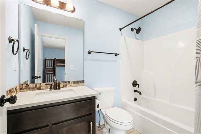 4212 SW Stoney Brook Drive, Lee's Summit, MO 64082