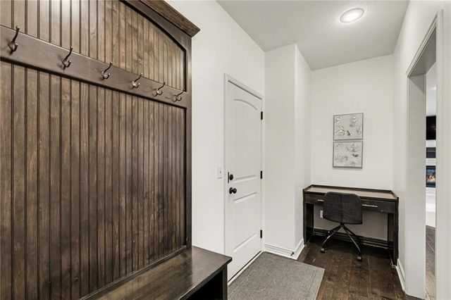 4212 SW Stoney Brook Drive, Lee's Summit, MO 64082