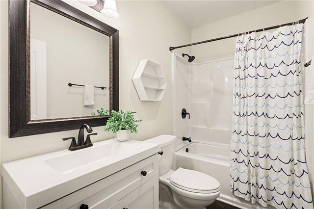 4212 SW Stoney Brook Drive, Lee's Summit, MO 64082