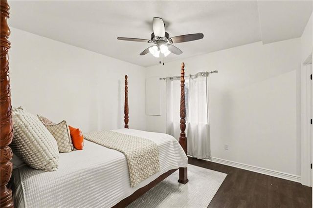 4212 SW Stoney Brook Drive, Lee's Summit, MO 64082