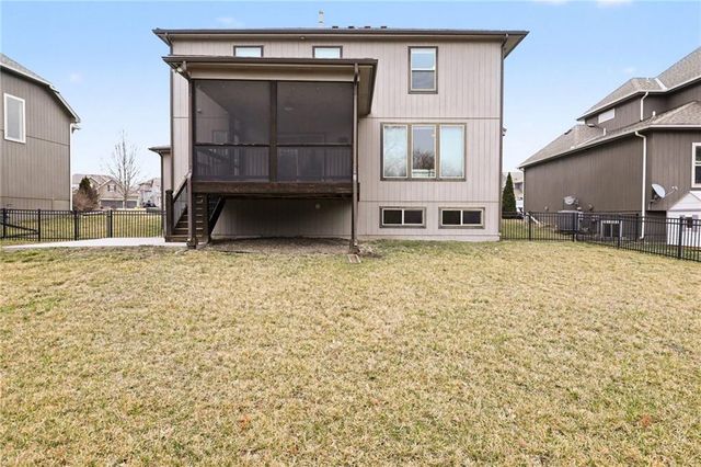 4212 SW Stoney Brook Drive, Lee's Summit, MO 64082