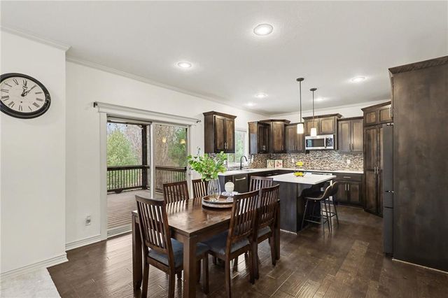 4212 SW Stoney Brook Drive, Lee's Summit, MO 64082