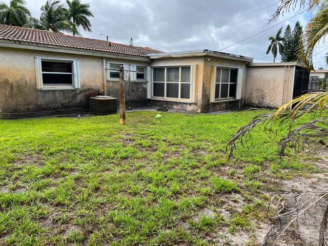 3851 NW 4th Place, Lauderhill, FL 33311