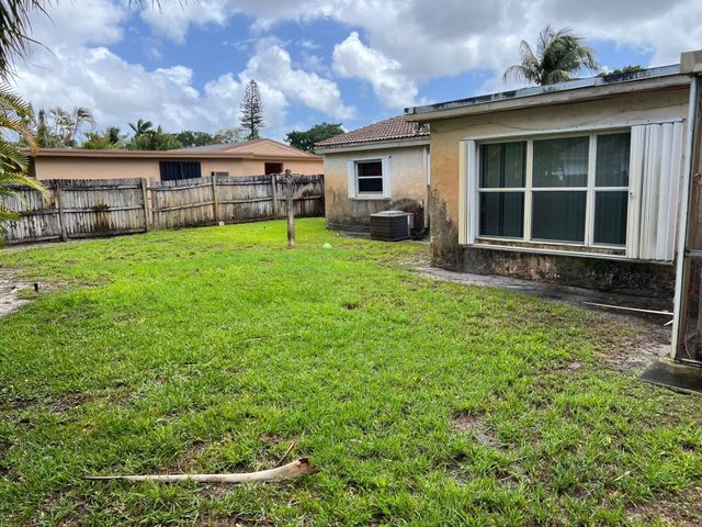3851 NW 4th Place, Lauderhill, FL 33311