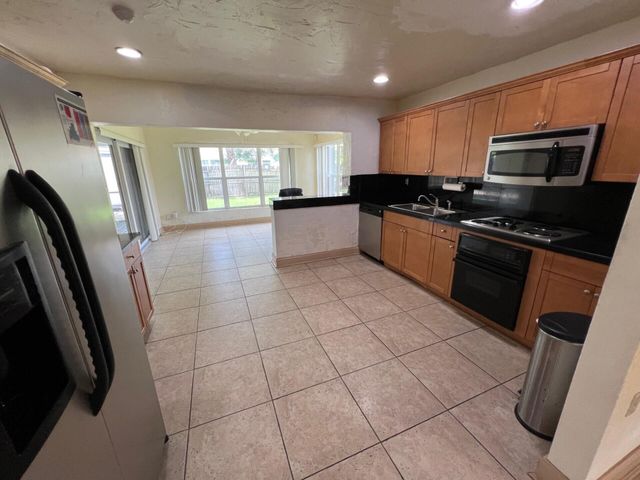 3851 NW 4th Place, Lauderhill, FL 33311