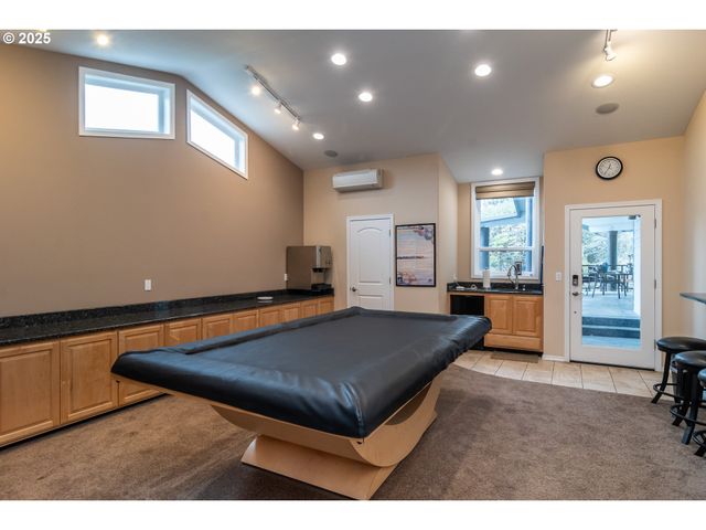 1821 Nw SELLWOOD St, Roseburg, OR 97471