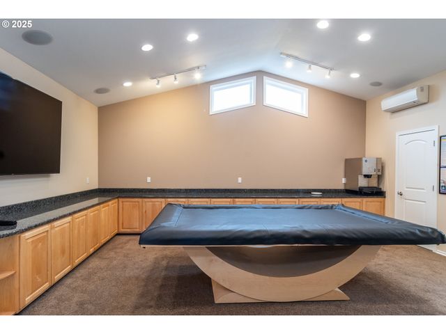 1821 Nw SELLWOOD St, Roseburg, OR 97471