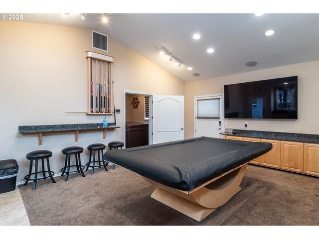 1821 Nw SELLWOOD St, Roseburg, OR 97471