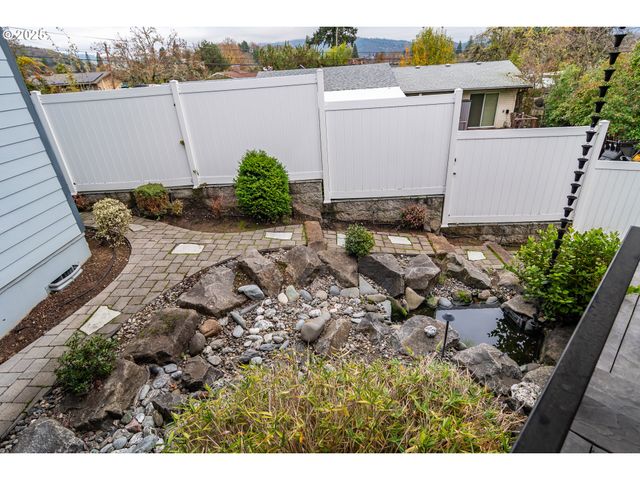 1821 Nw SELLWOOD St, Roseburg, OR 97471