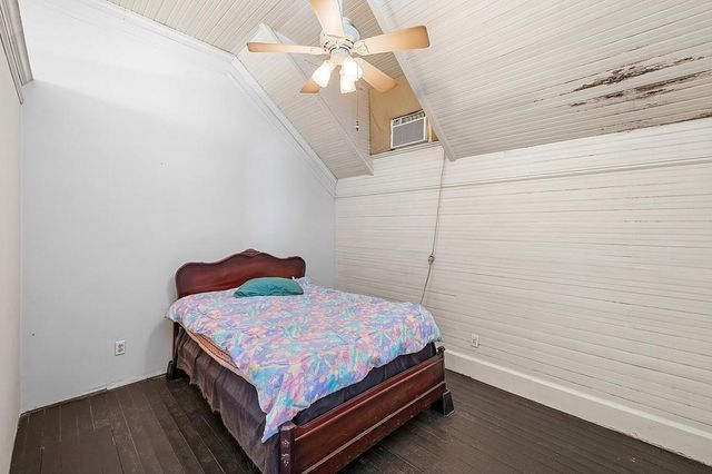 107 E Main Street, Eagle Lake, TX 77434