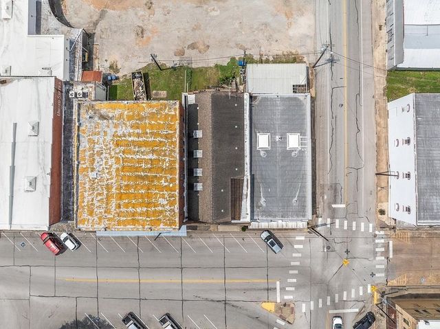 107 E Main Street, Eagle Lake, TX 77434