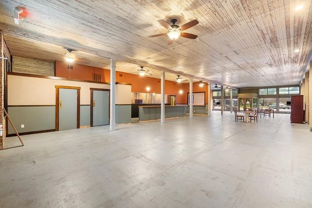 107 E Main Street, Eagle Lake, TX 77434