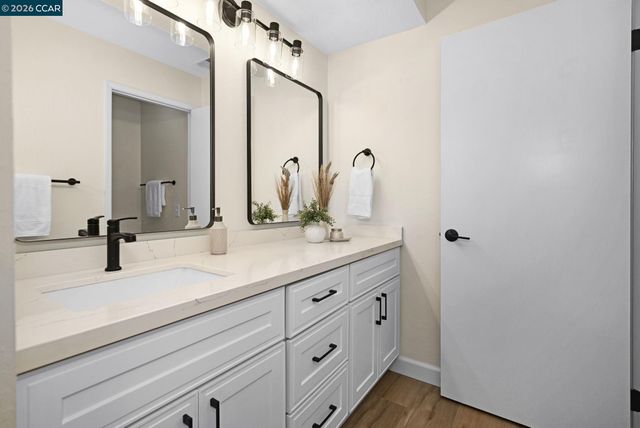 327 Sycamore Hill Ct, Danville, CA 94526