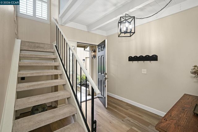 327 Sycamore Hill Ct, Danville, CA 94526