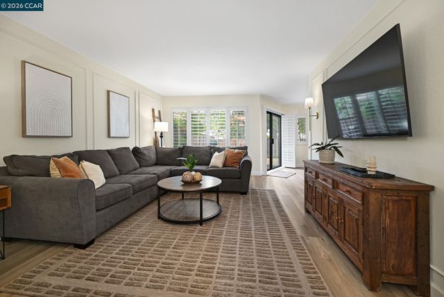 327 Sycamore Hill Ct, Danville, CA 94526