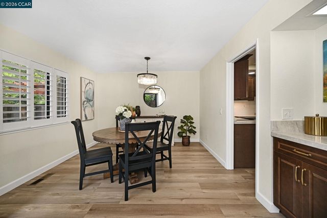 327 Sycamore Hill Ct, Danville, CA 94526
