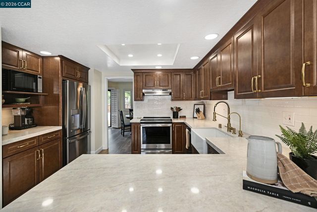 327 Sycamore Hill Ct, Danville, CA 94526