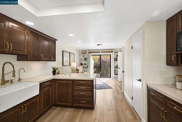 327 Sycamore Hill Ct, Danville, CA 94526